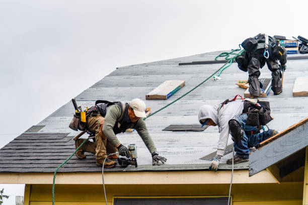 Professional Gutter Installation technician working in Lindsay, OK